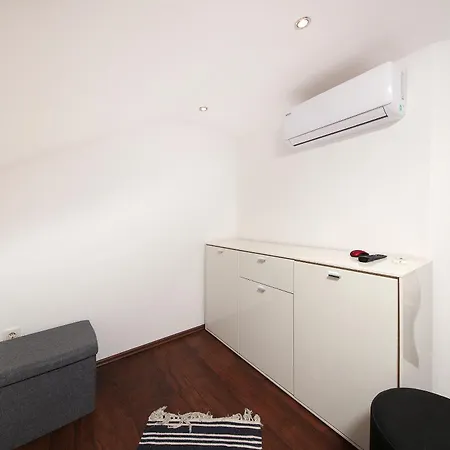 House Mila 3* Mali Dol