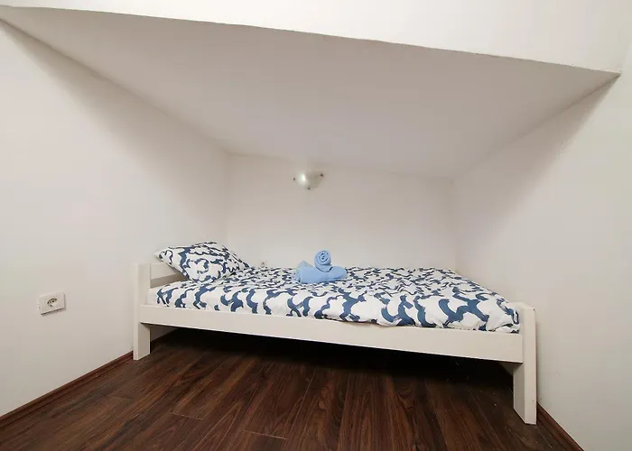 招待所 House Mila 3*